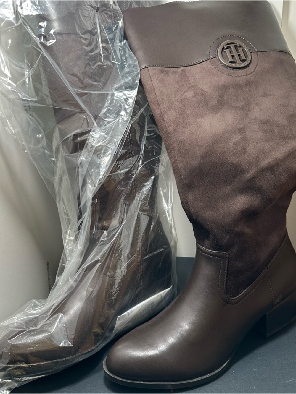 Tommy Hilfiger Madeln2 Brown Wide Calf Riding Boots Women’s Size 8M New In Box
